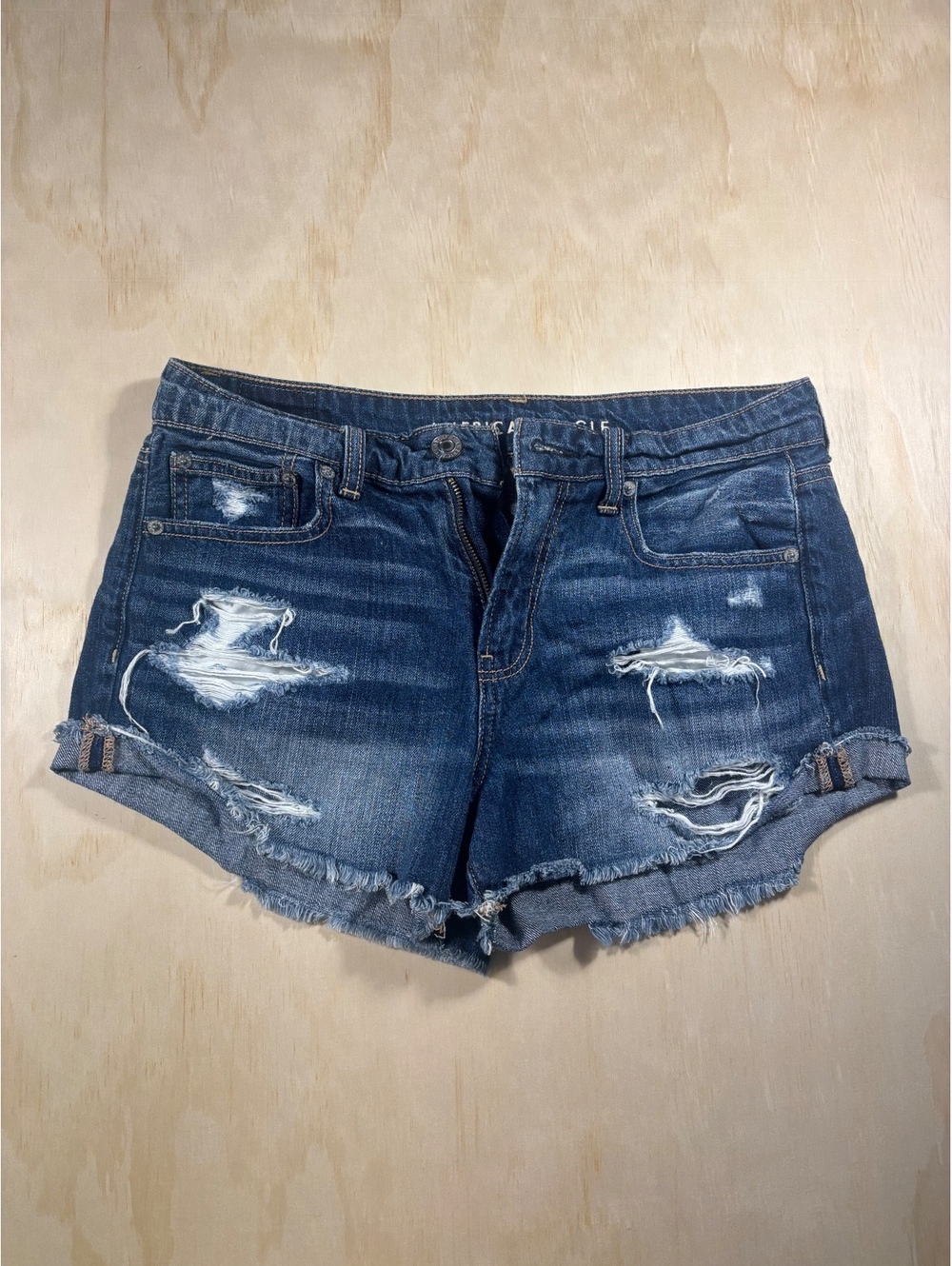 American Eagle TomGirl Shortie Jean shorts Size 4. Summer, Fall, Party, Event.